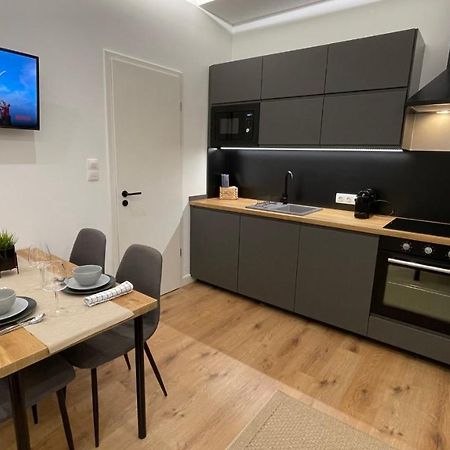 Sipsix Apartment - Modern 2 Bedroom Newly Renovated Flat With Ac In Budapest City Centre Luaran gambar