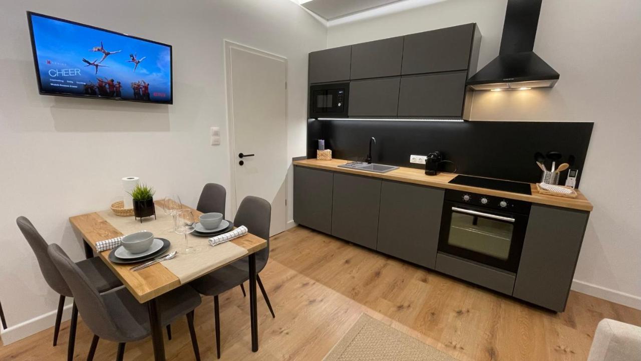 Sipsix Apartment - Modern 2 Bedroom Newly Renovated Flat With Ac In Budapest City Centre Luaran gambar