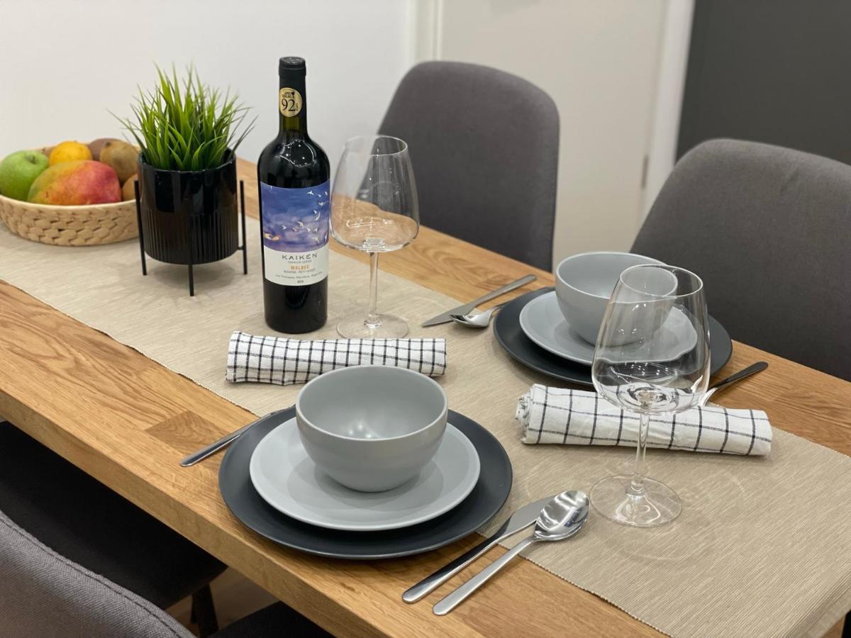 Sipsix Apartment - Modern 2 Bedroom Newly Renovated Flat With Ac In Budapest City Centre Luaran gambar