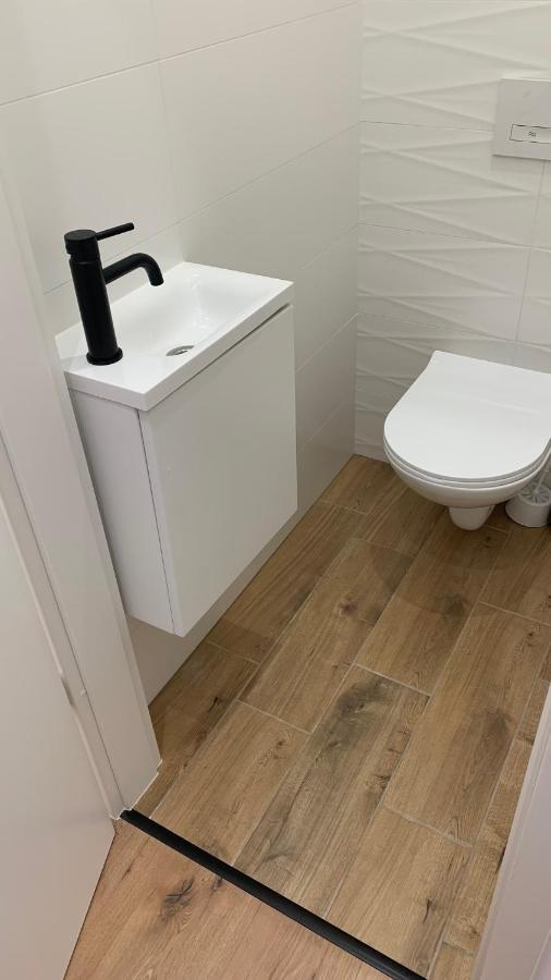 Sipsix Apartment - Modern 2 Bedroom Newly Renovated Flat With Ac In Budapest City Centre Luaran gambar